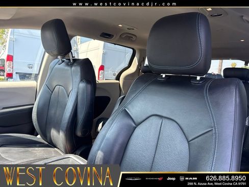 Used 2021 Chrysler Pacifica Touring-L w/ Premium & Safety Sphere Group AWD/4WD image 15