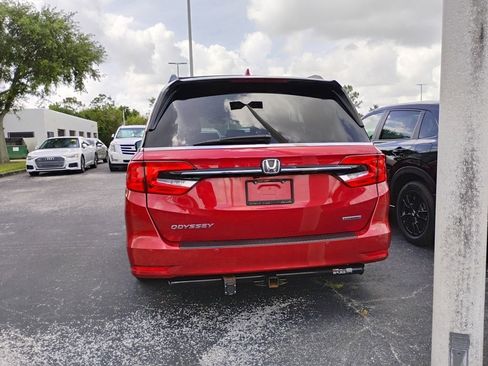Used 2023 Honda Odyssey Touring image 3