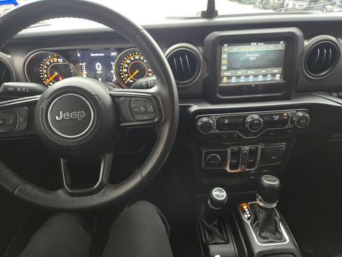 Used 2022 Jeep Gladiator Sport AWD/4WD image 10