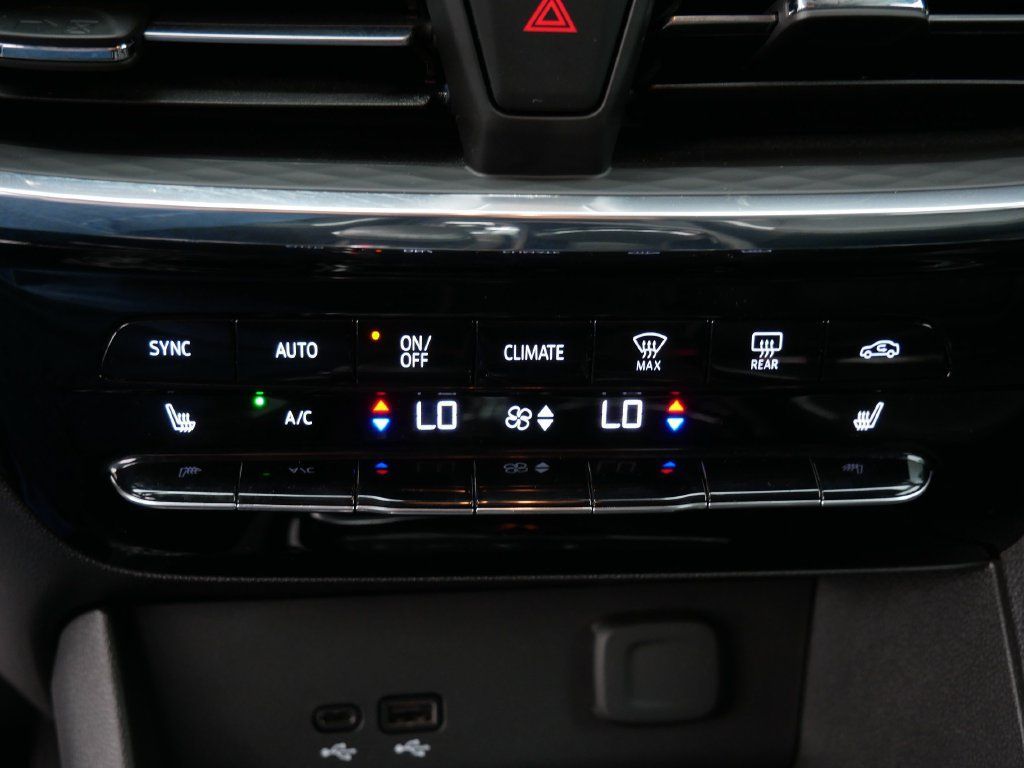 Used 2025 Buick Encore GX Avenir w/ Avenir Convenience Package AWD/4WD image 20