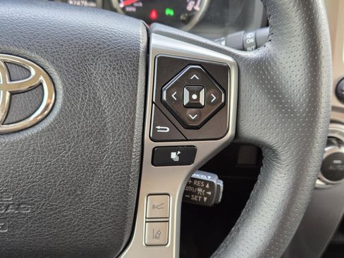 Used 2022 Toyota 4Runner Limited image 8