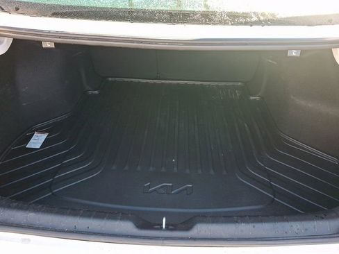 Certified 2025 Kia K4 EX image 30