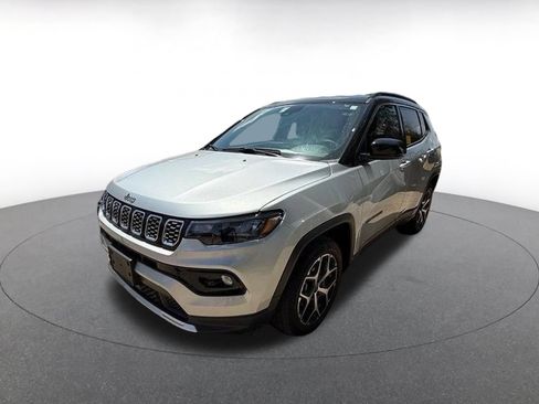 Used 2025 Jeep Compass Limited AWD/4WD image 3