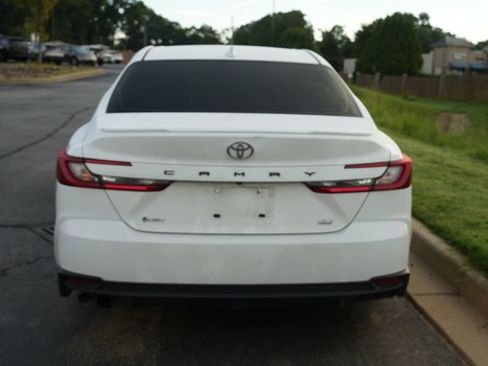 Used 2025 Toyota Camry SE FWD image 6