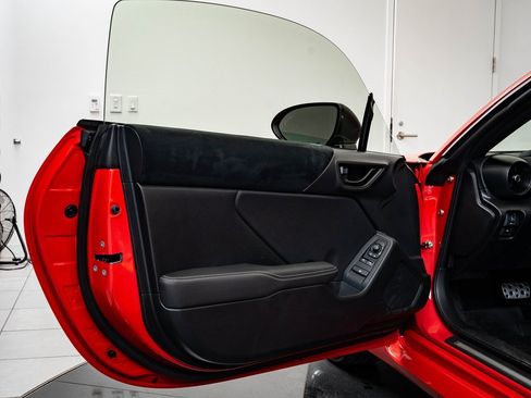 Used 2024 Toyota GR86 Premium image 24