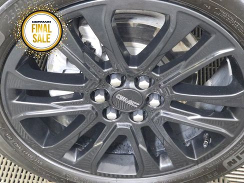 Used 2023 GMC Acadia SLE w/ Driver Convenience Package image 10