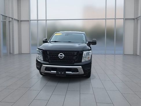 Certified 2022 Nissan Titan SV w/ SV Convenience Package AWD/4WD image 3