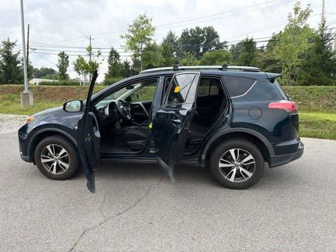 Used 2017 Toyota RAV4 XLE w/ Plus Special Value Package AWD/4WD image 15