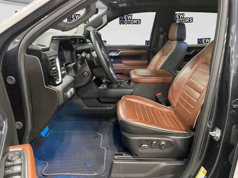 Used 2025 GMC Sierra 1500 Denali Ultimate AWD/4WD image 9