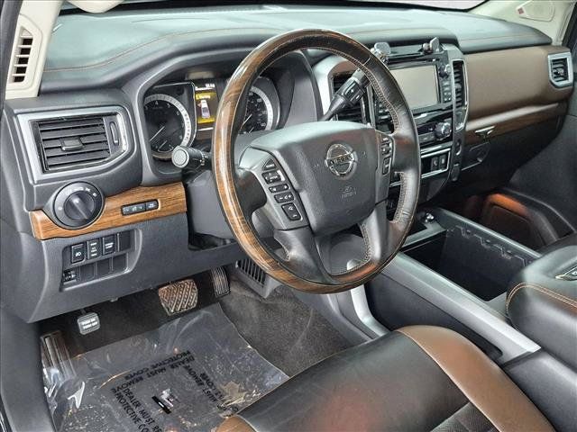 Used 2018 Nissan Titan Platinum Reserve w/ Platinum Utility Package RWD image 10
