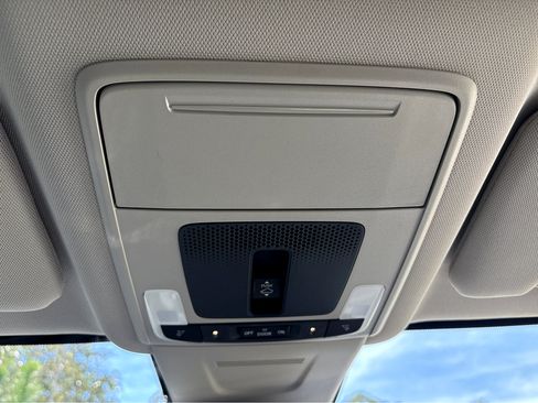 Used 2025 Honda CR-V EX-L image 30