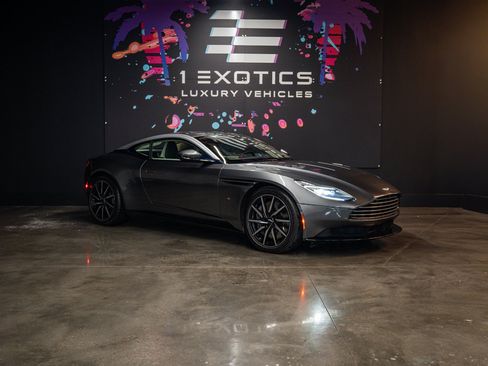 Used 2017 Aston Martin DB11 V12 RWD image 4