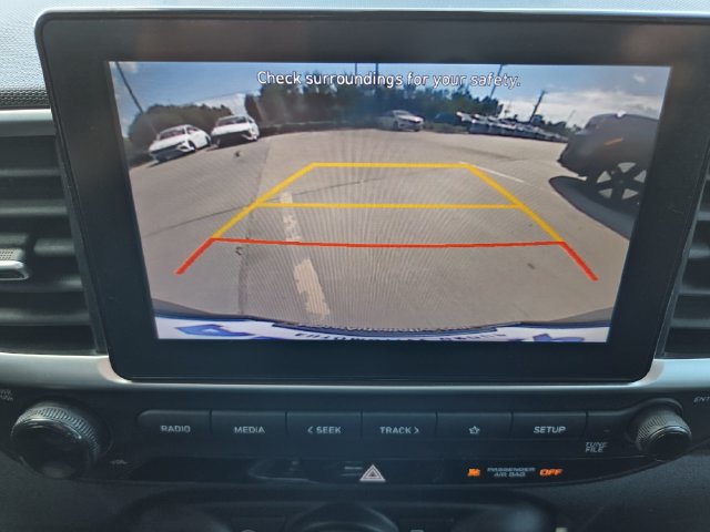 Used 2022 Hyundai Venue SEL FWD image 21