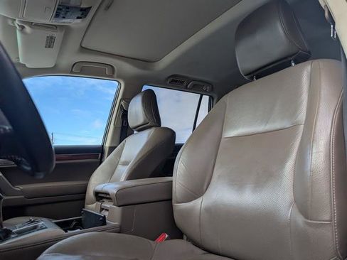 Used 2013 Lexus GX 460 image 10