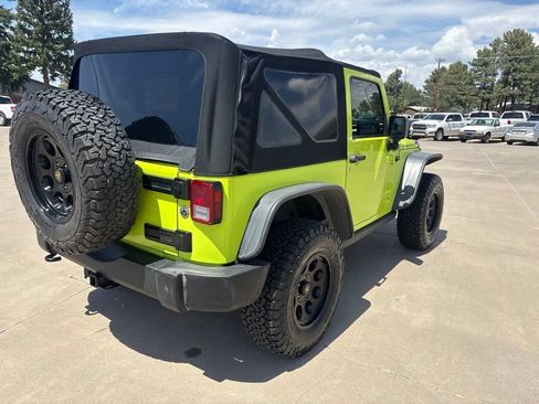 Used 2016 Jeep Wrangler Rubicon w/ Power Convenience Group AWD/4WD image 10