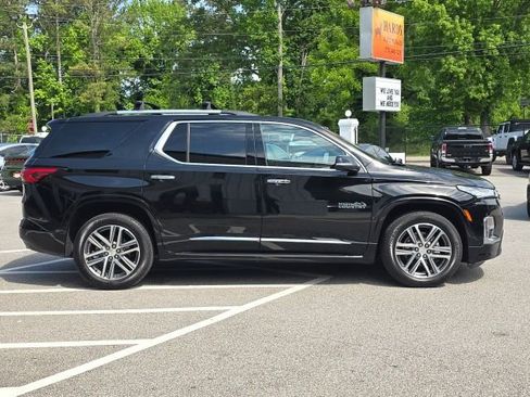 Used 2023 Chevrolet Traverse High Country w/ LPO, 'HIT The Road' Package FWD image 6