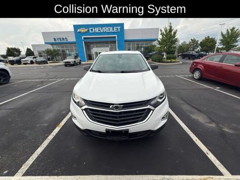 Used 2020 Chevrolet Equinox LS w/ LS Convenience Package FWD image 2