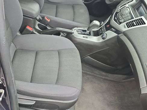 Used 2016 Chevrolet Cruze LT FWD image 6