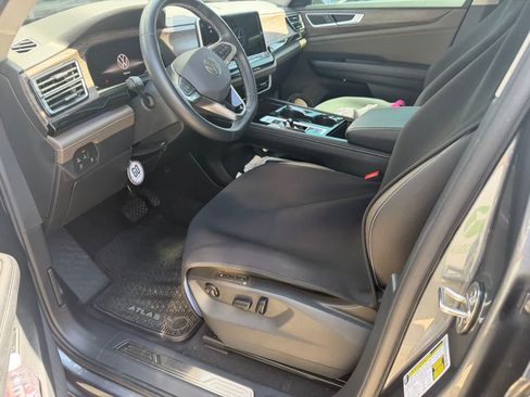 Used 2024 Volkswagen Atlas SEL AWD/4WD image 7