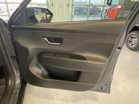 Used 2024 Hyundai Kona Limited image 20