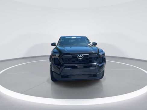 Used 2025 Toyota Tacoma TRD Off-Road w/ TRD Off Road Premium Package image 3