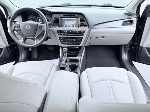 Used 2016 Hyundai Sonata SE w/ Cargo Package image 13