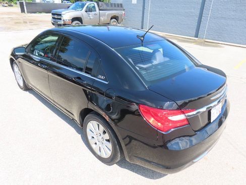 Used 2013 Chrysler 200 LX FWD image 25