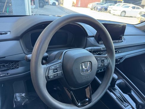 Used 2023 Honda Accord LX image 23