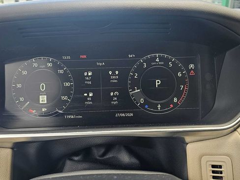 Used 2018 Land Rover Range Rover Sport SE AWD/4WD image 17
