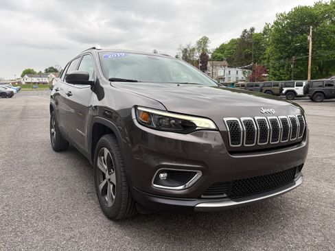 Certified 2019 Jeep Cherokee Limited AWD/4WD image 4