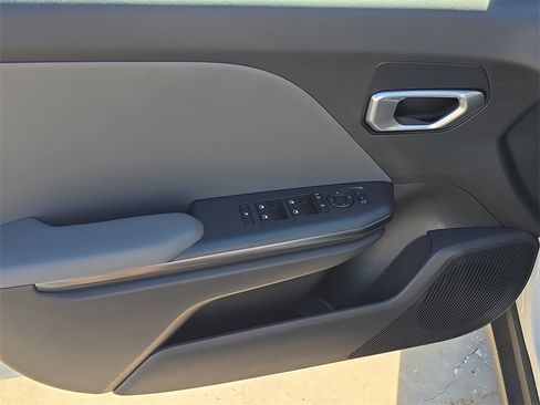 New 2025 Kia K4 LXS image 19