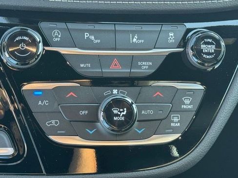 New 2026 Chrysler Pacifica Select AWD/4WD image 20