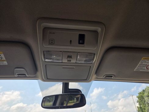 Used 2016 Nissan Titan SL RWD image 18