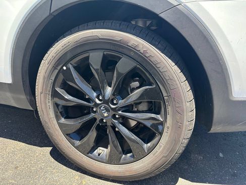 Used 2019 Kia Sorento AWD V6 image 8