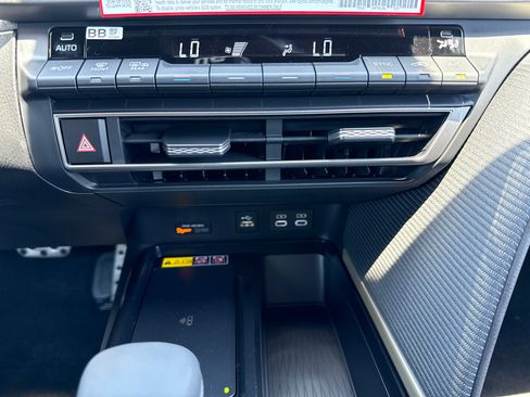 New 2026 Toyota Camry SE FWD image 27