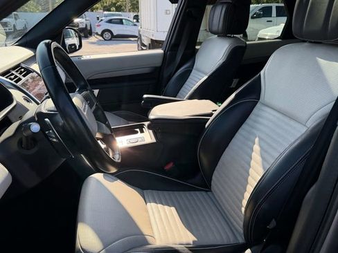 Used 2023 Land Rover Discovery HSE R-Dynamic AWD/4WD image 8
