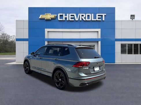 Used 2024 Volkswagen Tiguan SE R-Line FWD image 4