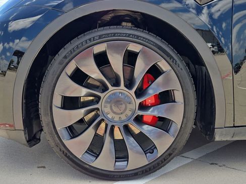 Used 2023 Tesla Model Y Performance AWD/4WD image 12
