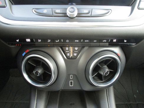 Used 2024 Chevrolet Blazer LT w/ Convenience Package image 23