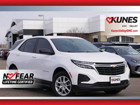 Used 2023 Chevrolet Equinox LS w/ LS Convenience Package image 1