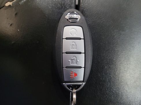 Used 2021 Nissan Rogue SV AWD/4WD image 32