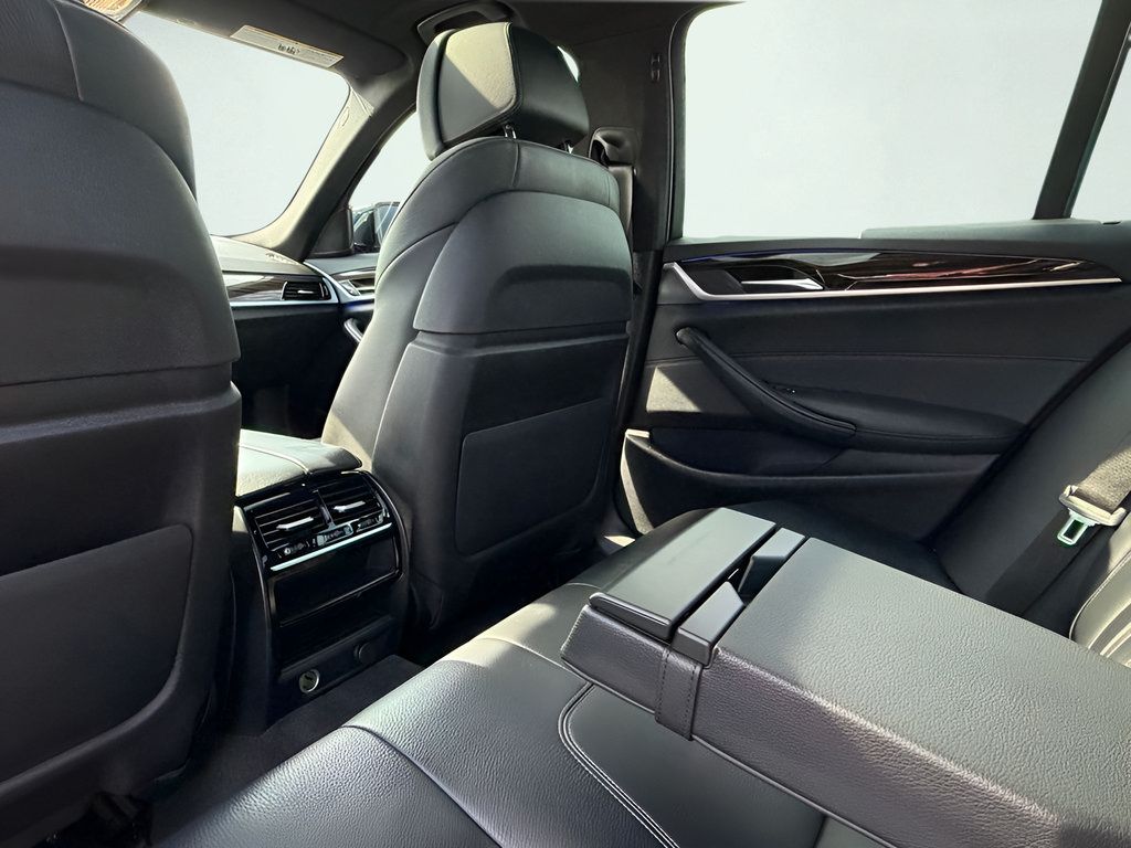 Used 2019 BMW 530i xDrive w/ Luxury Package AWD/4WD image 19