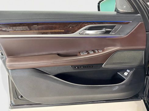 Used 2022 BMW 750i xDrive w/ M Sport Package image 15