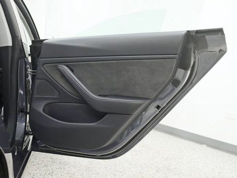 Used 2018 Tesla Model 3 image 33