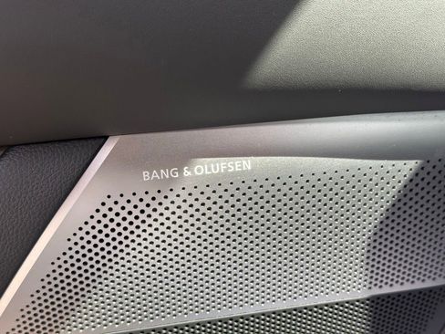 Used 2025 Genesis G90 3.5T image 25