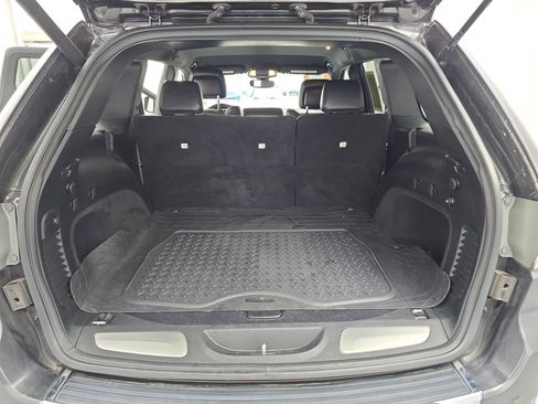 Used 2018 Jeep Grand Cherokee Limited image 12