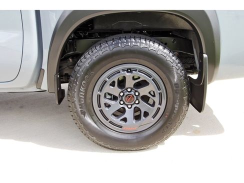 Certified 2025 Nissan Frontier PRO-4X w/ Pro Convenience Package AWD/4WD image 32