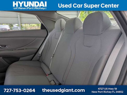 Used 2023 Hyundai Elantra SE w/ Cargo Package FWD image 13