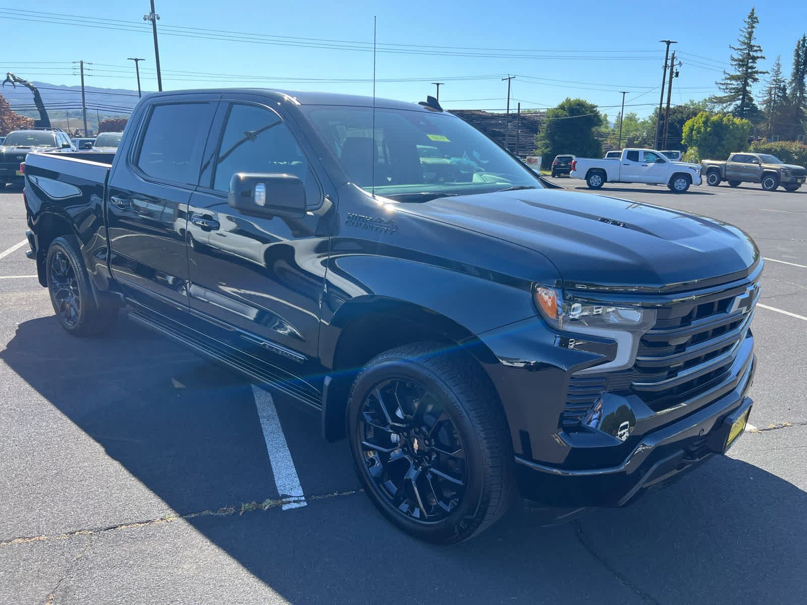 New 2026 Chevrolet Silverado 1500 High Country w/ High Country Premium Package AWD/4WD image 3