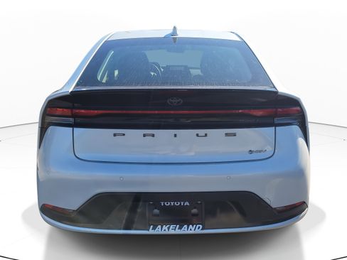 Used 2025 Toyota Prius XLE image 6